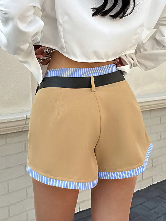 Adora Milano Damen Fashion Gestreifte Paneled Low-Rise A-Linien Shorts