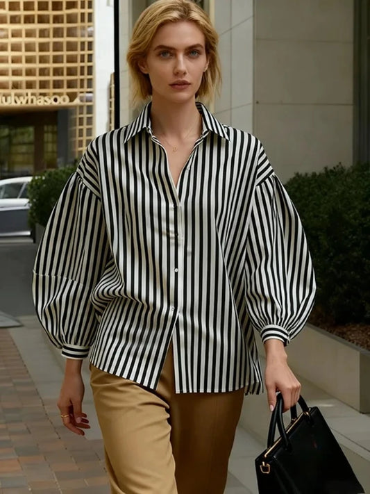 Adora Milano Damen Minimalistisches Retro Schwarz-Weiß-T-Shirt Weite Shirts