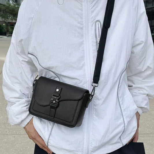 Borsa a tracolla Adora Milano, Borsa quadrata piccola da uomo in vera pelle