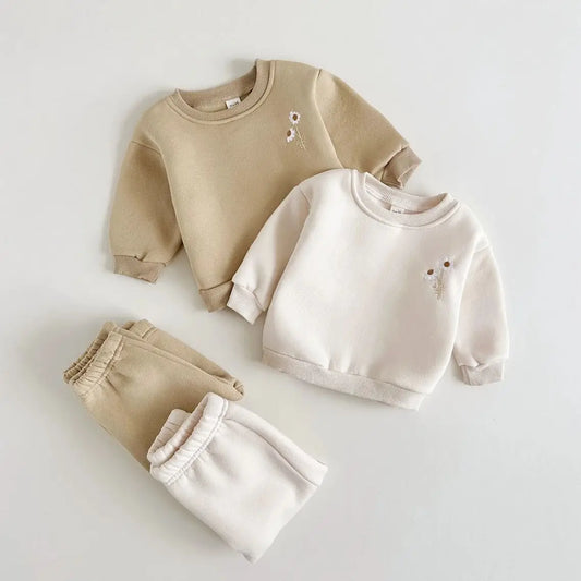 Adora Milano Set Neonato Felpa Ricamata in Pile con Margherite e Jogger