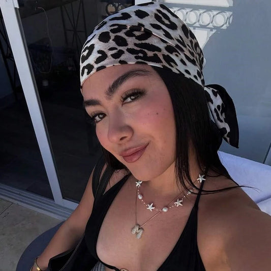 Sciarpa Quadrata Stampa Leopardo Adora Milano da Donna, Fasce per Capelli in Raso Effetto Seta, Accessori Moda per Capelli