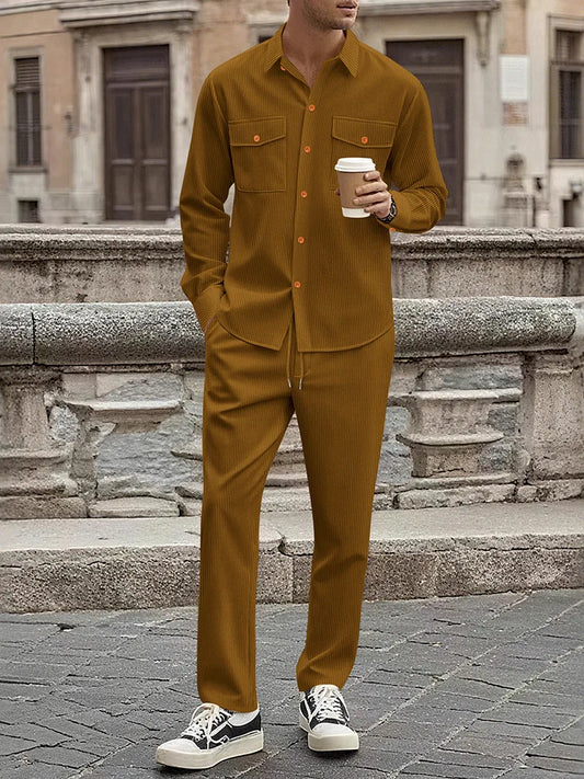 Nuovo abito casual da uomo in velluto a coste stile workwear, camicia a maniche lunghe e pantaloni lunghi, due pezzi, per l'inverno transfrontaliero