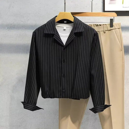 Camicia da uomo a maniche lunghe a righe Primavera Autunno Nuova camicia coreana larga e versatile per affari Cappotti casual alla moda per adolescenti con risvolto nero