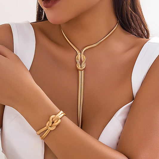 Adora Milano Glatte lange Schlangen-Kette und Armband für Damen